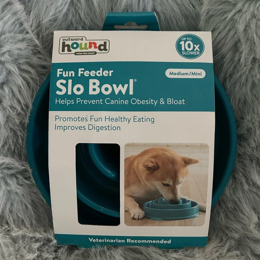 Outward Hound Fun Feed Slow Eating Bowl for Small to Medium Dogs - NEW in box
